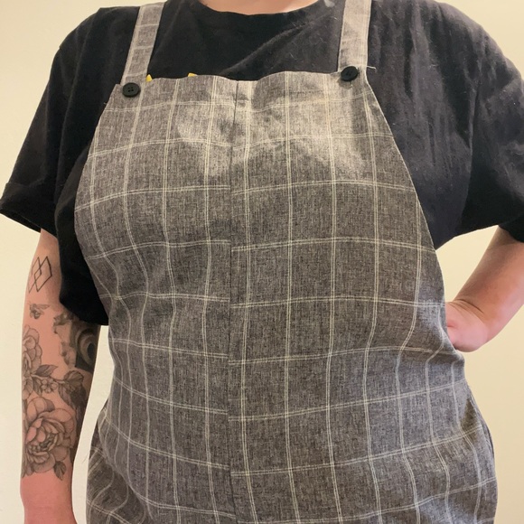 *READ DESCRIPTION* Gray Striped  Oversized style Overalls - Picture 3 of 8